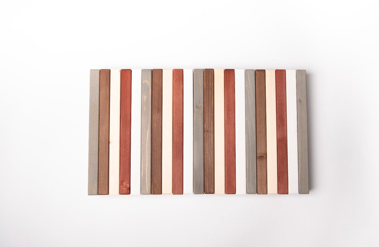 Hanger Lemnart-R3 – Handcrafted Multicolour Wooden Wall Rack