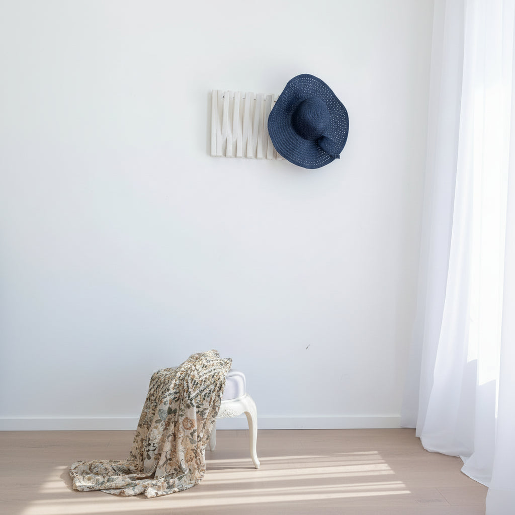 Hanger Lemnart-R – Handcrafted White Wooden Wall Rack