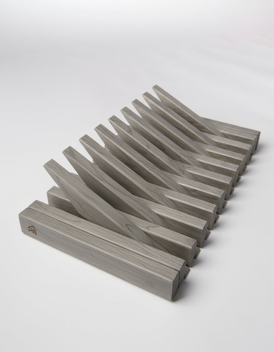 Hanger Lemnart-R – Handcrafted Taupe Wooden Wall Rack