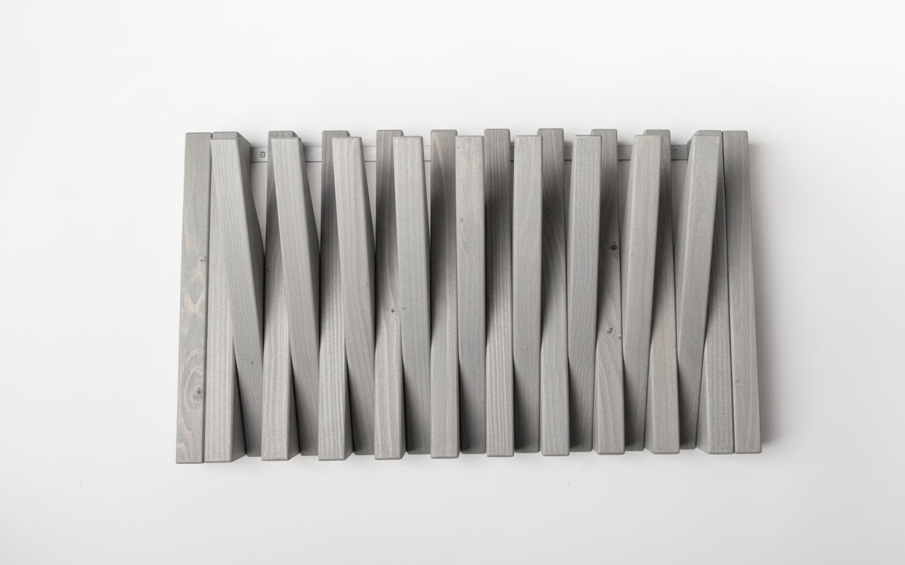 Hanger Lemnart-R – Handcrafted Taupe Wooden Wall Rack